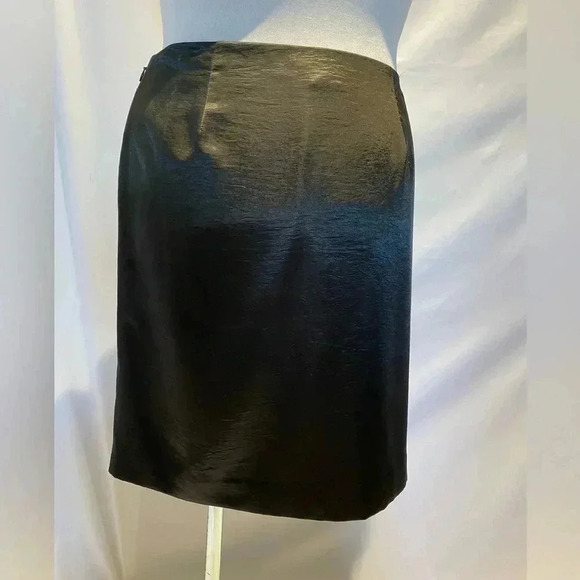 Banana Republic BR Monogram Silky Black Skirt, size 14 - Picture 3 of 10